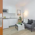 Apartment Terreo 10-12 *