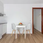 Terreo 10-12 Apartment *