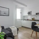 Apartment Terreo 10-12 *