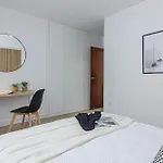 Apartment Terreo 10-12 *